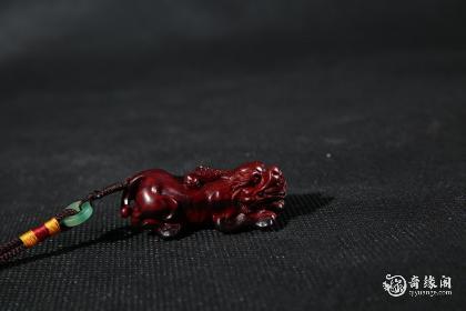 属蛇戴金还是戴银
