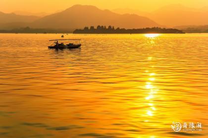 女孩带晶字的名字