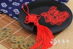 钱包用什么颜色最聚财最好 钱包里放什么最聚财