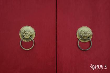 房子进门哪边青龙