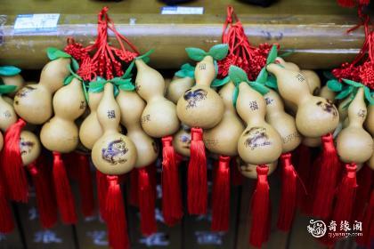 属牛五月出生生辰石是什么