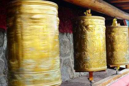 西藏中秋节的风俗有哪些 西藏的传统民俗